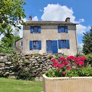  Hébergement de vacances A La Tour De Peyrebrune